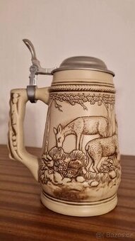 Zdobený porcelánový korbel s cínovým víkem - REZERVACE