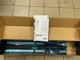 Přední cartridge vidlice Ohlins FGK 224