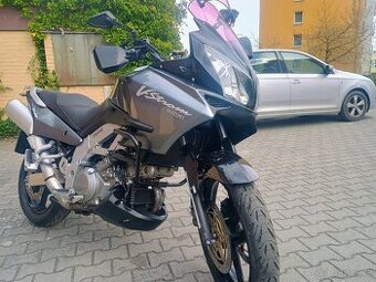 Suzuki V strom 1000 pěkný stav