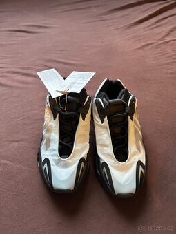 Adidas Yeezy 700 boost