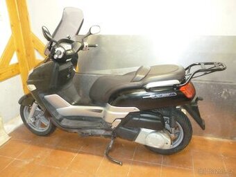 Yamaha Versity 300. rok 2005. Najeto 31889km.