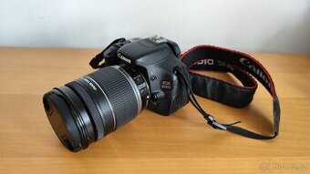 Canon EOS 600D s objektivem EF-S 18-200mm