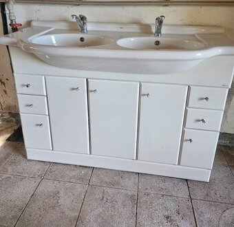 Koupelnový set - 2x umyvadlo a zrcadlová skříň