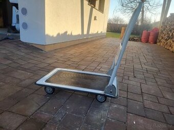 Plošinový skladový vozík