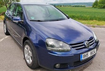 V pěkném stavu Volkswagen Golf 5 bez nutnosti dalších invest
