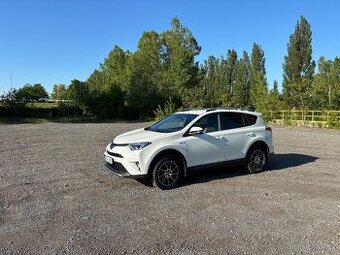 Toyota Rav4, 2,5 hybrid, 4x4, ČR, 12/2017, 116 000km