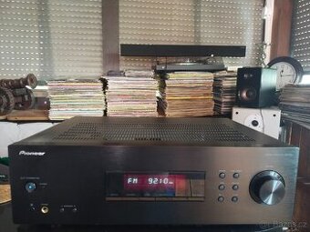 Stereofonní receiver Pioneer SX-20 )