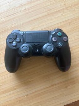 DualShock 4 – originální ovladač pro PS4