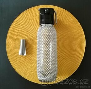 Šlehačková retro láhev