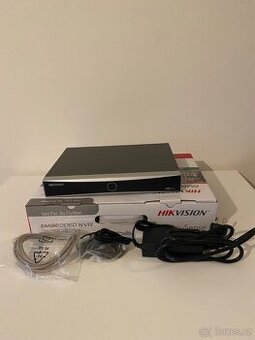 Hikvision network video recorder DS-7604NXI-K1/4P