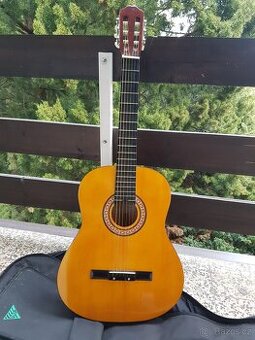Nová kytara Romanza R - C390
