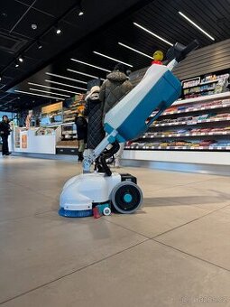 Podlahový myci stroj LIA PRO I.