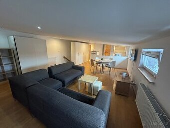 Pronajmu podkrovní prostory 100 m2 na adrese Pardubice 6