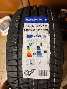 225/45 R18