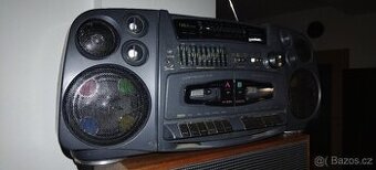 Radiomagnetofon First s barevnou hudbou