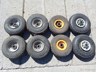 Malá kola na zahradní traktor