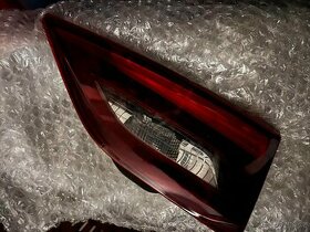 Zadní světlo Toyota Avensis 2017