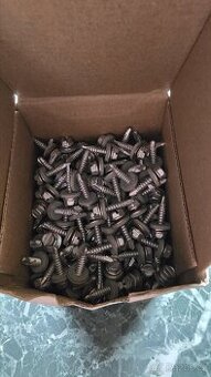 Šestihranné samovrtné šrouby s podložkou a drážkou