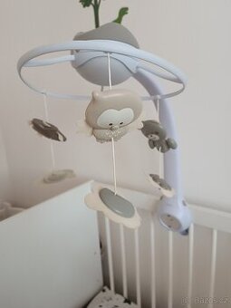Kolotoč nad postýlku