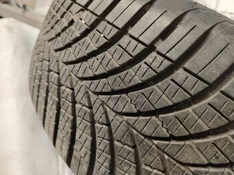 Pneu 215/60R16 Goodyear