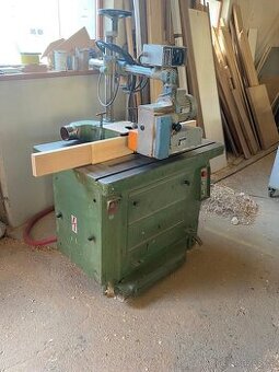 Spodní frézka s podavačem - 1