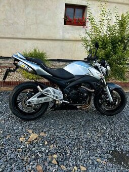 Suzuki GSR 600