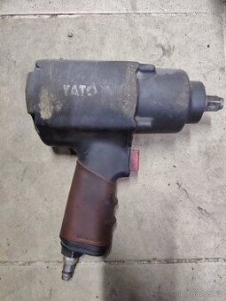 Pneumatický rázový utahovák