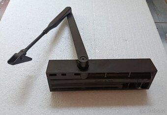 Dveřní zavírač Dorma TS73V