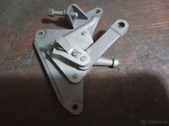 Řadící poloautomat Jawa, možná pérák