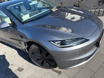 Tesla 3 long range awd 4x4 highland