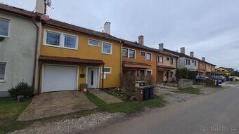 Dům 5+1/T a garáž, poz. 270 Tišice Praha 17 km