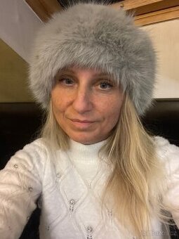 Chlupatá čepice beranice- šedá