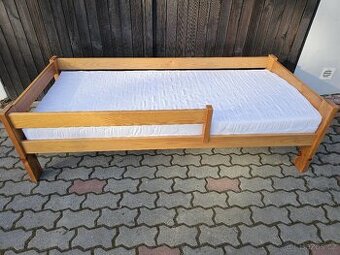 Masivní postel - jednolůžka