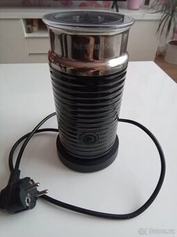Napěňovač mléka NESPRESSO