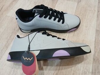 Boty VUCH nove damské v.39