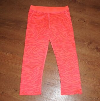 Dívčí fitness kraťasy H&M - vel. 146 - 152
