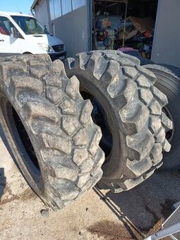 Pneu pracovní stroje