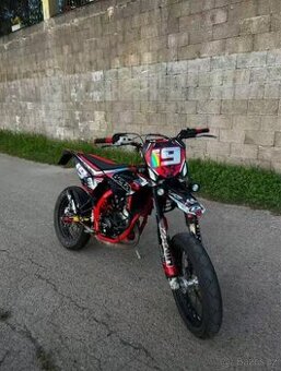 Koupím motardová kola 17” na Derbi Senda 50