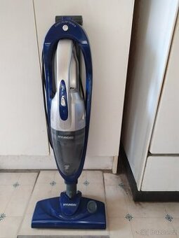 TYČOVÝ BEZSÁČKOVÝ ELEKTRICKÝ VYSAVAČ HYUNDAI