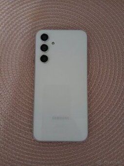 Mobilní telefon