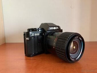 Minolta x-300 s objektivem 28-70 mm