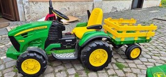 Detsky elektricky traktůrek Peg-Perego.