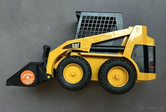 Bruder Caterpillar nakladač, jako nový