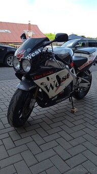 Silniční motorka