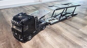 Mercedes autotransporter 1:18 NZG