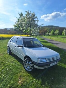 Peugeot 205