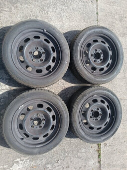 Bmw řada 1 - disky 6,5x16 et33 + letní 195/55/16