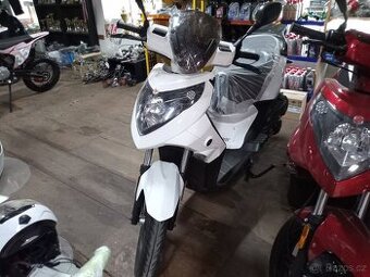 Versus 125 4T - 1