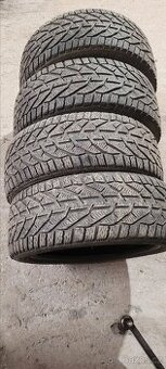Zimní pneu 215/45 r17 - 1