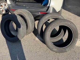Zimní pneu Continental/Pirelli